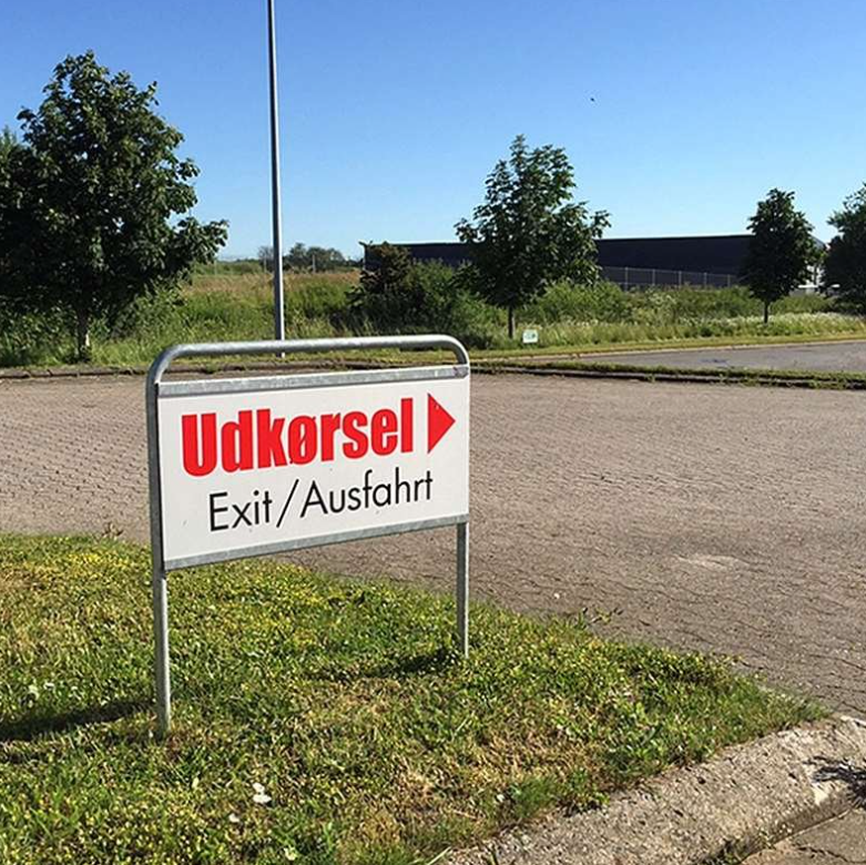 Maklerschild XL aus verzinktem Stahlrohr | inkl. 3 mm Aluminiumverbundplatte mit UV-beständigem Druck - Bild 5