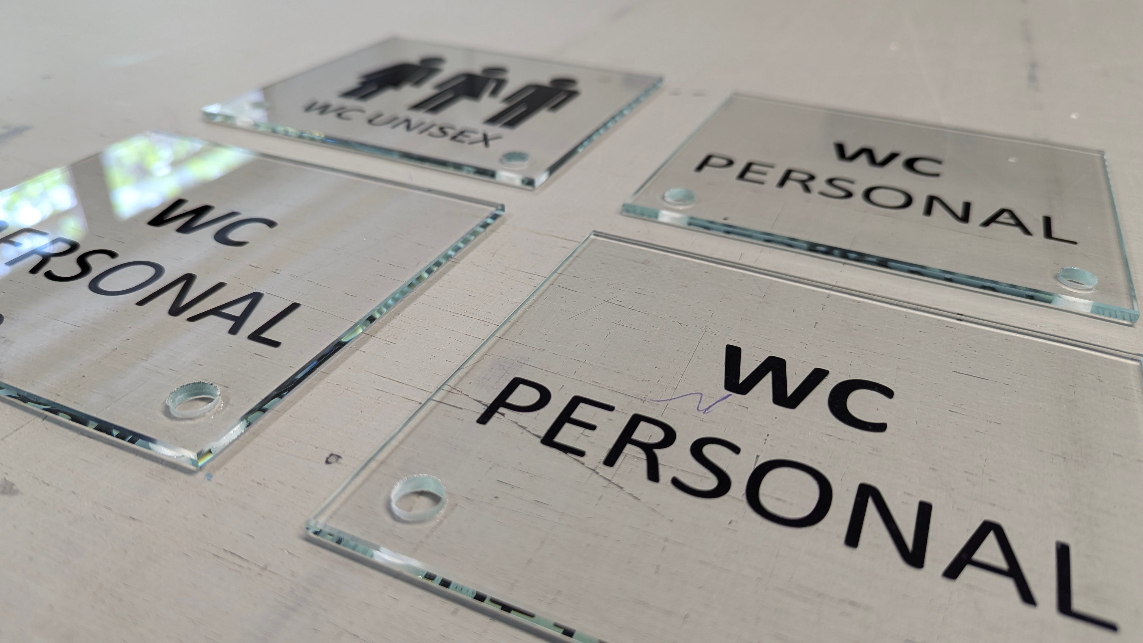 WC Schild Damen Design B | 15 cm x 15 cm Glas | Weiß, Schwarz, Anthrazit | mit / ohne Abstandshaltern - Bild 6
