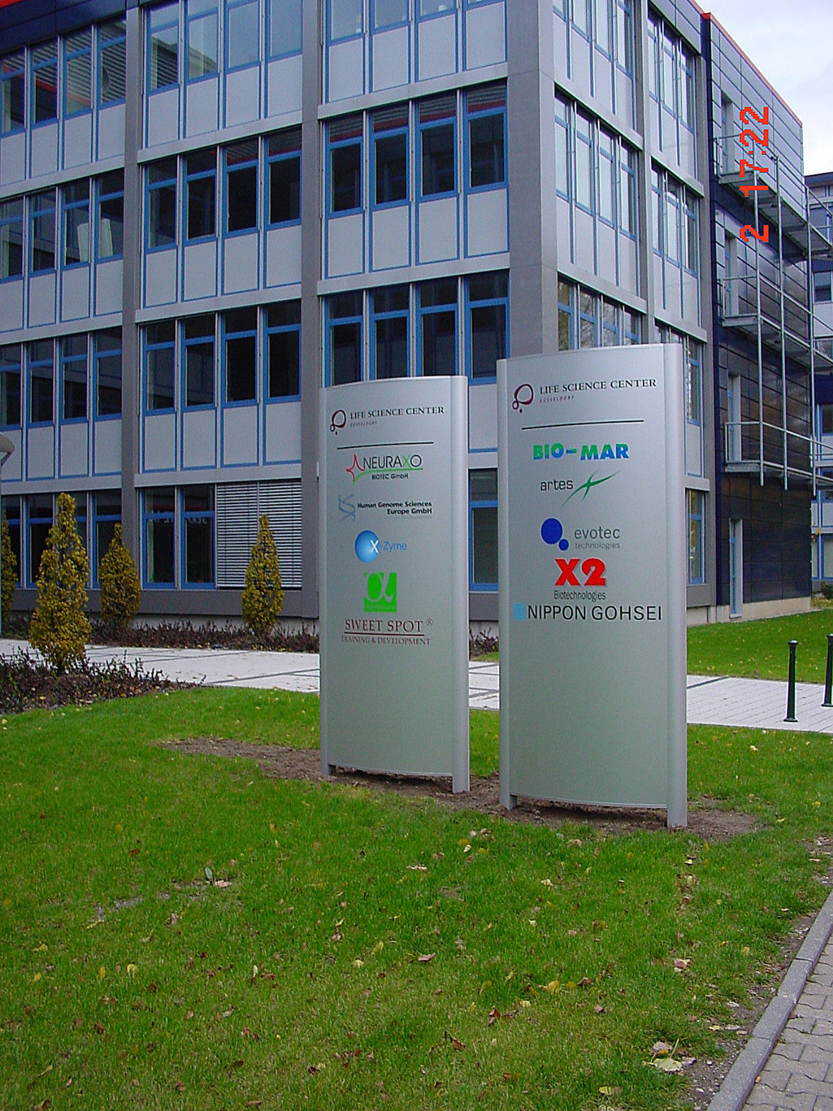 Pylon 1500 x 3000 mm gewölbt für Außenwerbung mit LED-Beleuchtung - Bild 11