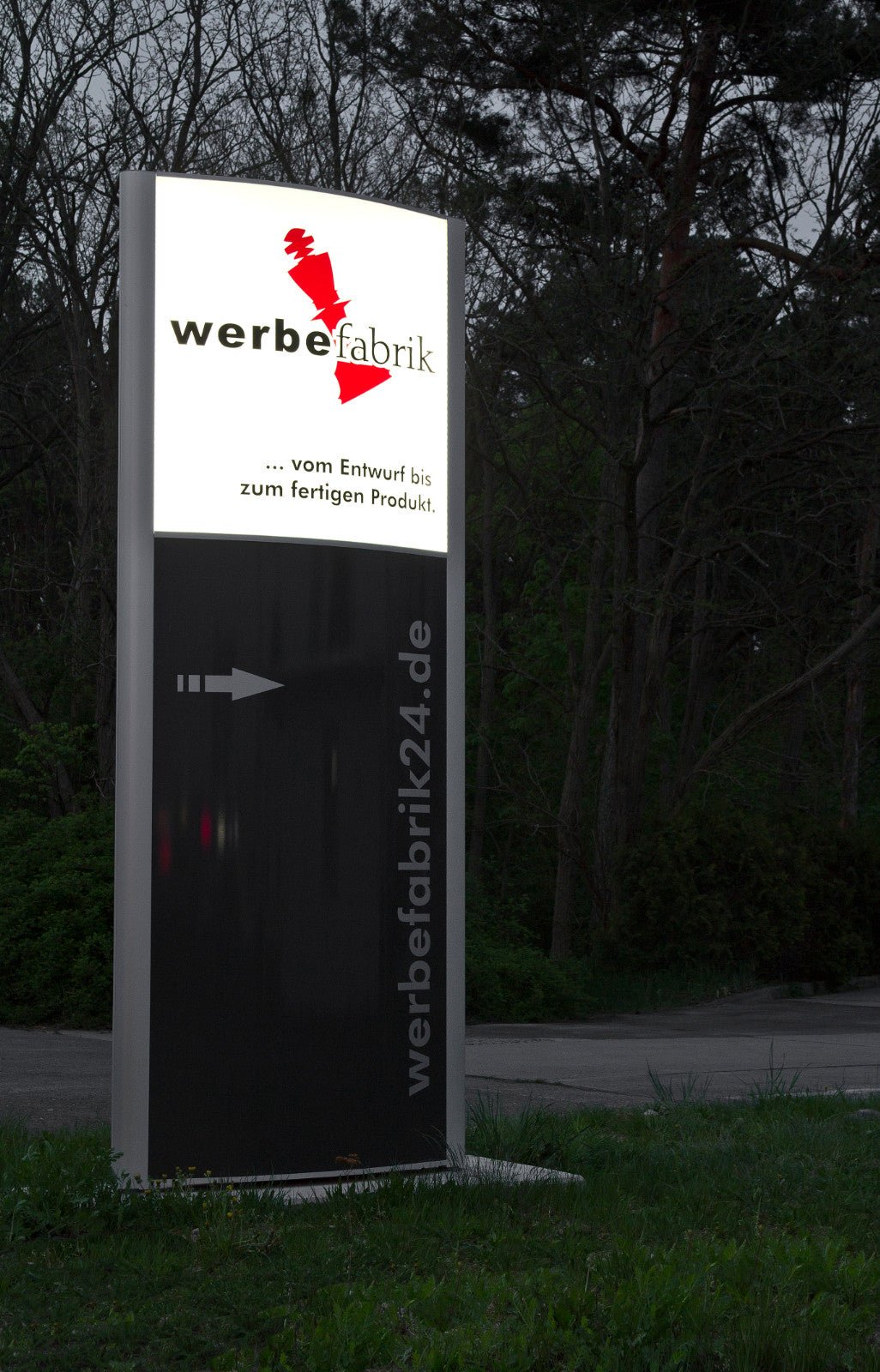 Pylon 1500 x 3000 mm gewölbt für Außenwerbung mit LED-Beleuchtung - Bild 12