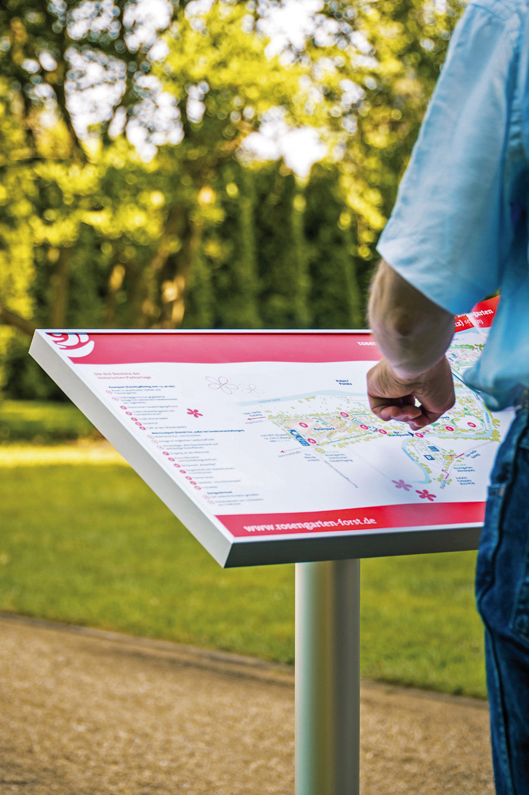 Infotafel | Pultschild 1-beinig | Anti-Graffiti Alu-Platte und verstellbarem Neigungswinkel - Bild 7