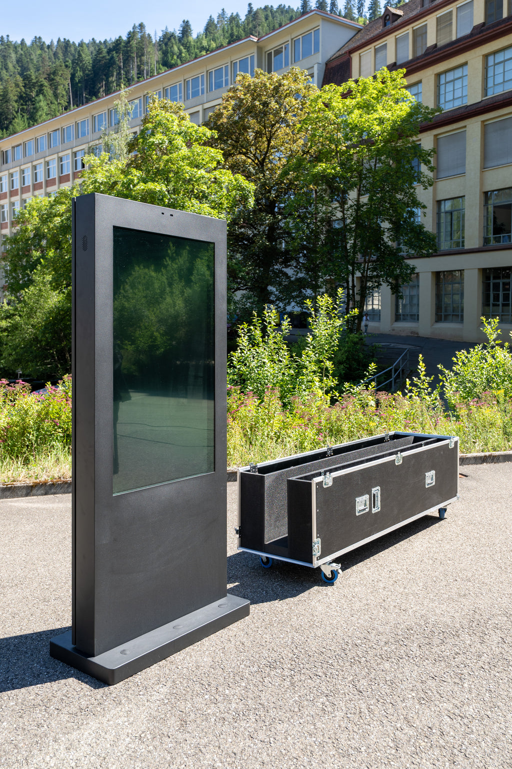 Outdoor Stele Case