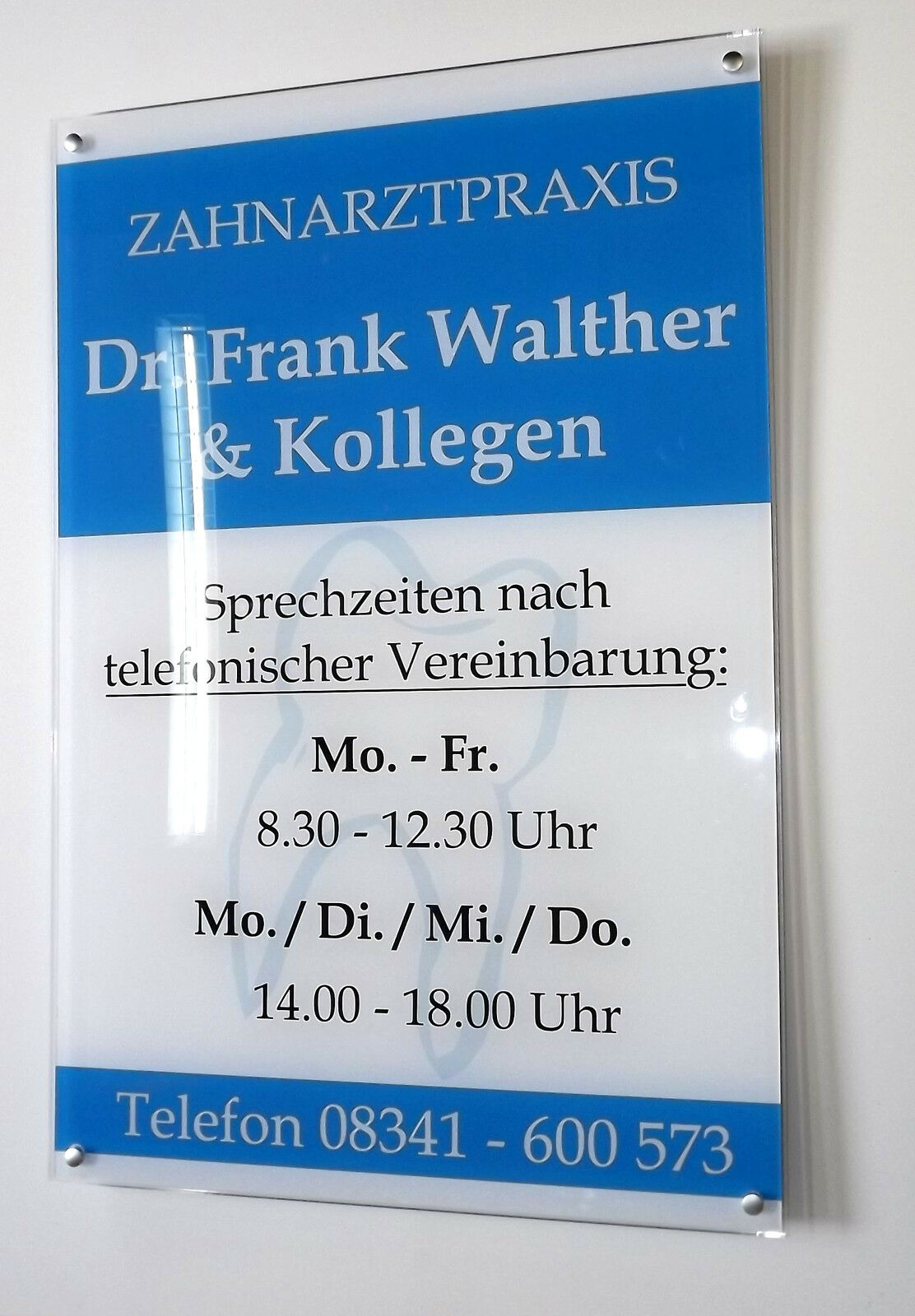 Firmenschild aus Acrylglas oder Alu-Verbund inkl. Abstandshalter und Beschriftung 